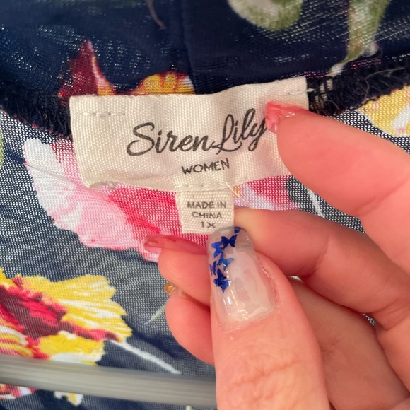 Floral Sleeveless Sheer Blouse - Picture 2 of 2